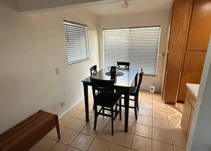 245 Head St